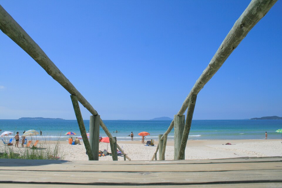Praia de Quatro Ilhas, Bombinhas, Santa Catarina — fotografia de Dmmpd