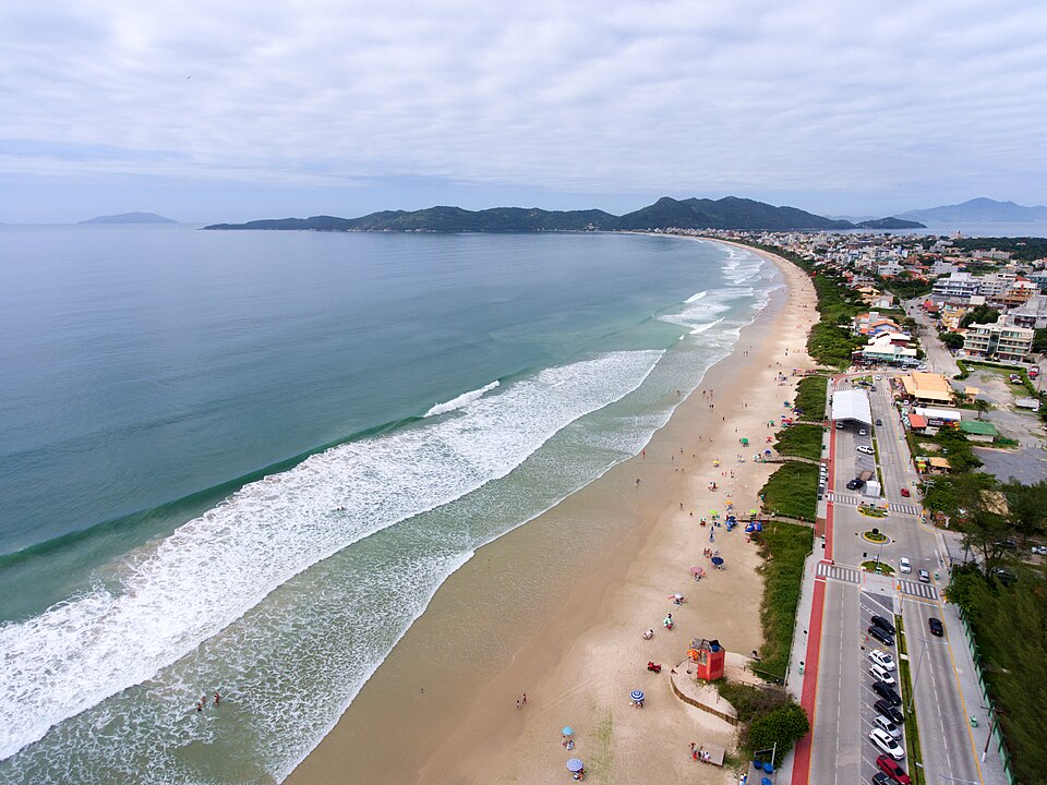 Praia de Mariscal, Bombinhas, Santa Catarina — fotografia de Renato Soares/MTur