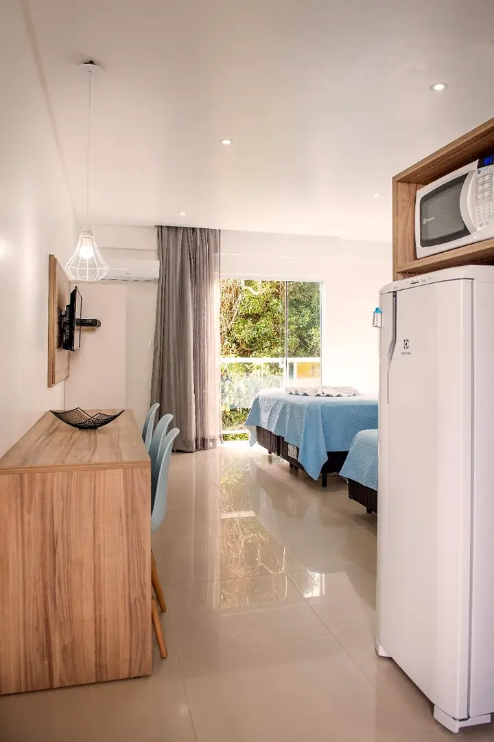 Apartamento triplo com sacada — Vila Portuguesa, Bombinhas