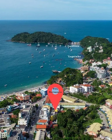 Vista aérea da localização da Vila Portuguesa e das praias próximas